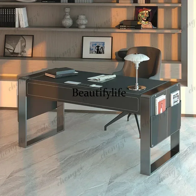 Y136 Y136 ファッションスタディテーブル イタリア製 - Office Furniture Com のレビューと価格